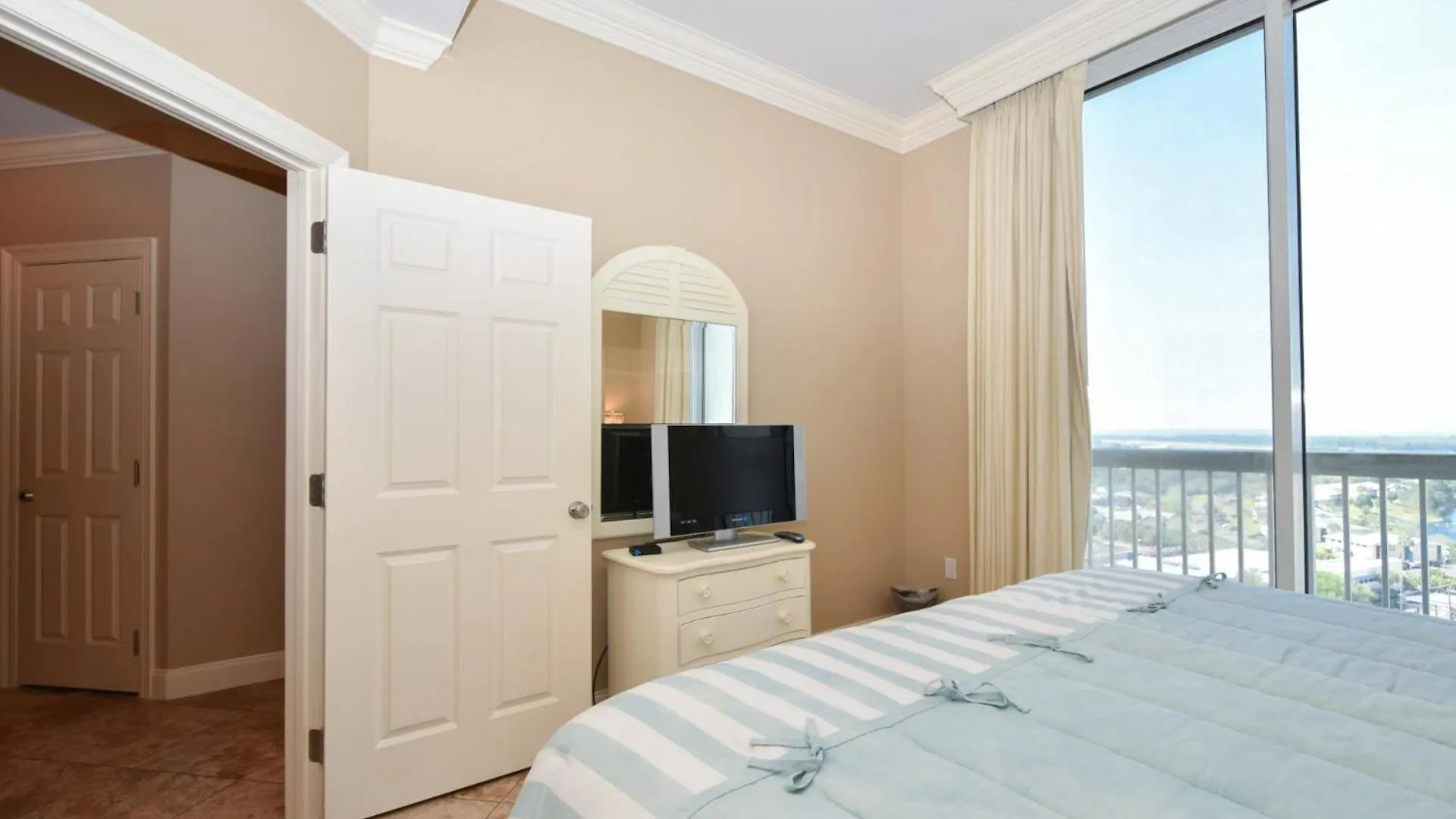 Apartment Silver Beach Towers W1703 Destin