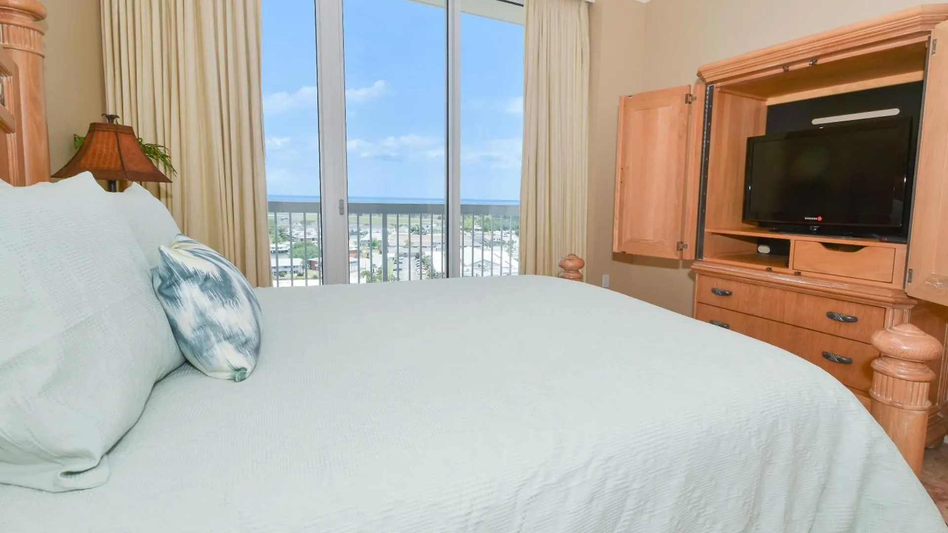Apartment Silver Beach Towers W1703 Destin