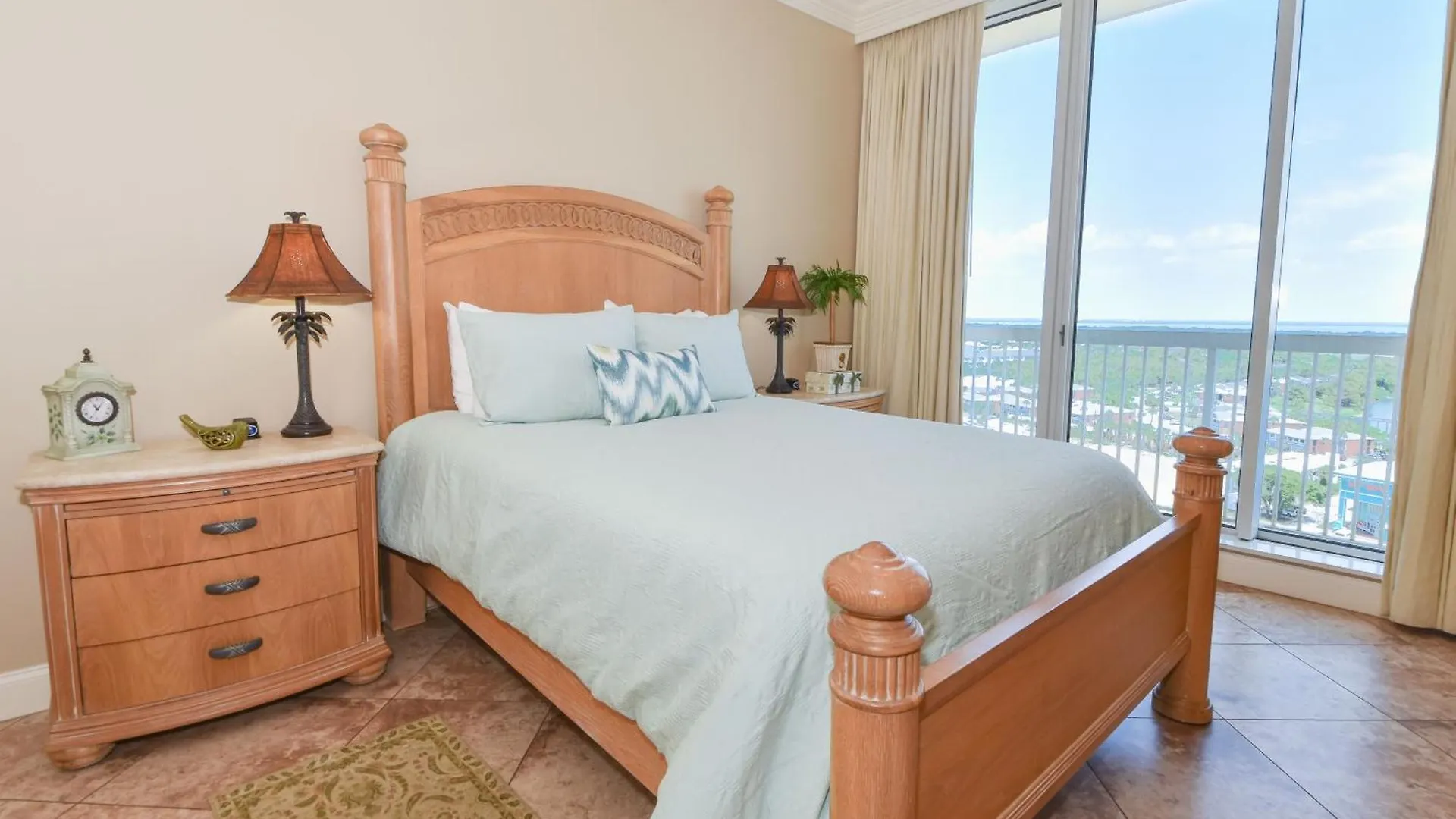 Apartment Silver Beach Towers W1703 Destin